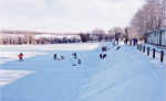 Children in snow.jpg (382064 bytes)